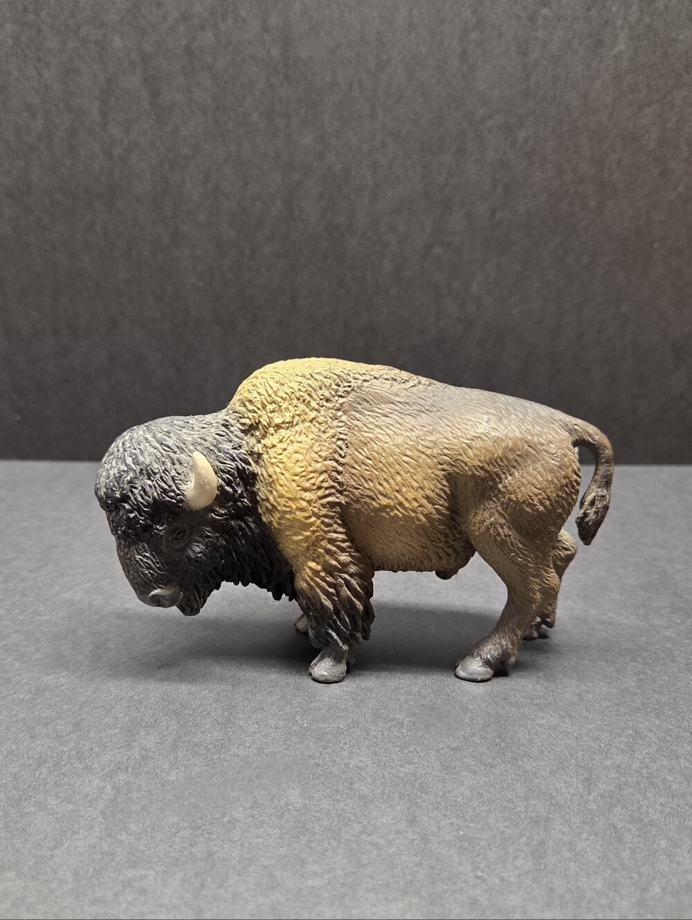2004 Schleich American BUFFALO BISON Wildlife Series #14349 Retired